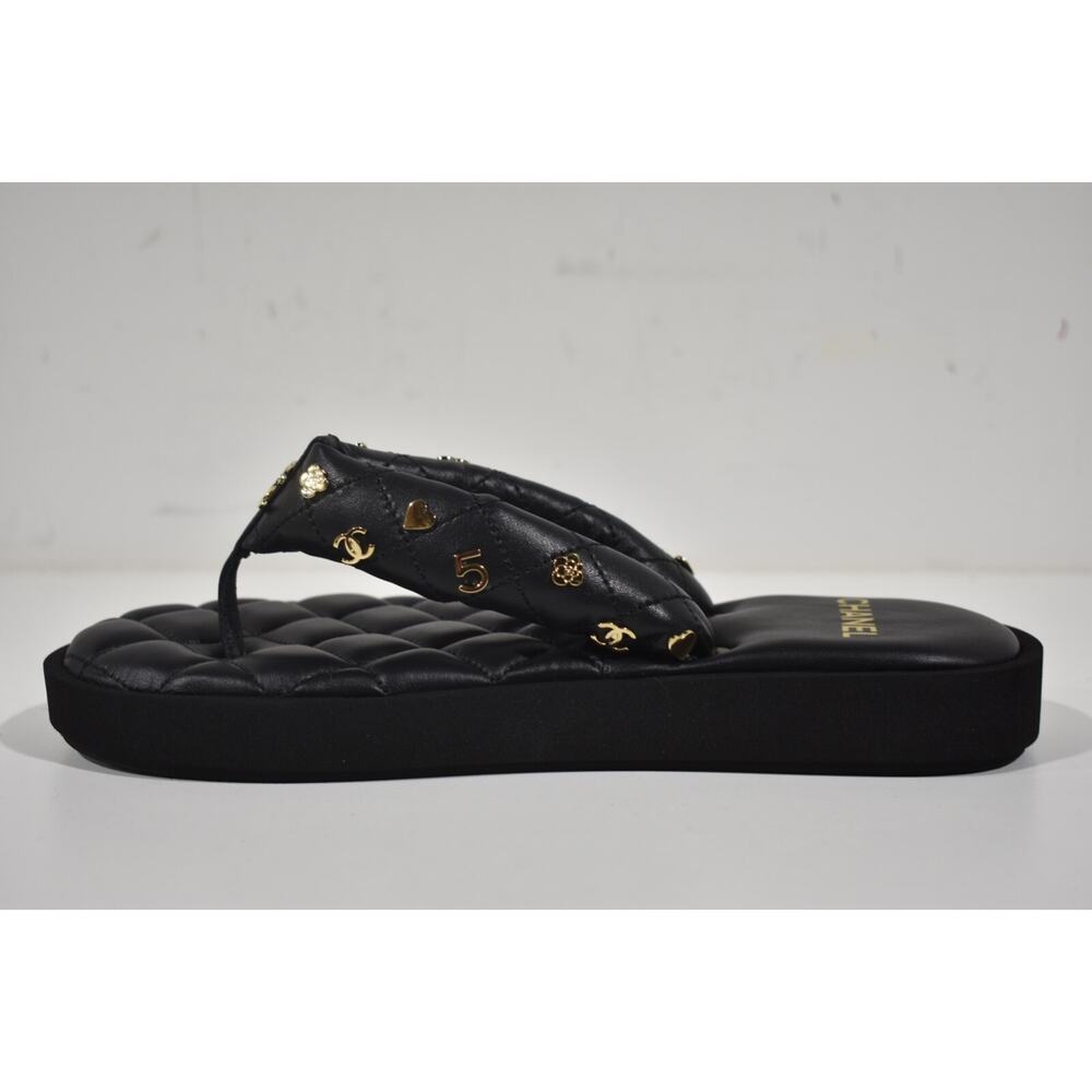 Chanel 23P Black Quilted Charms Padded Pool Thong Logo Slide Mule Flat Sandal 40 - Picture 9 of 12